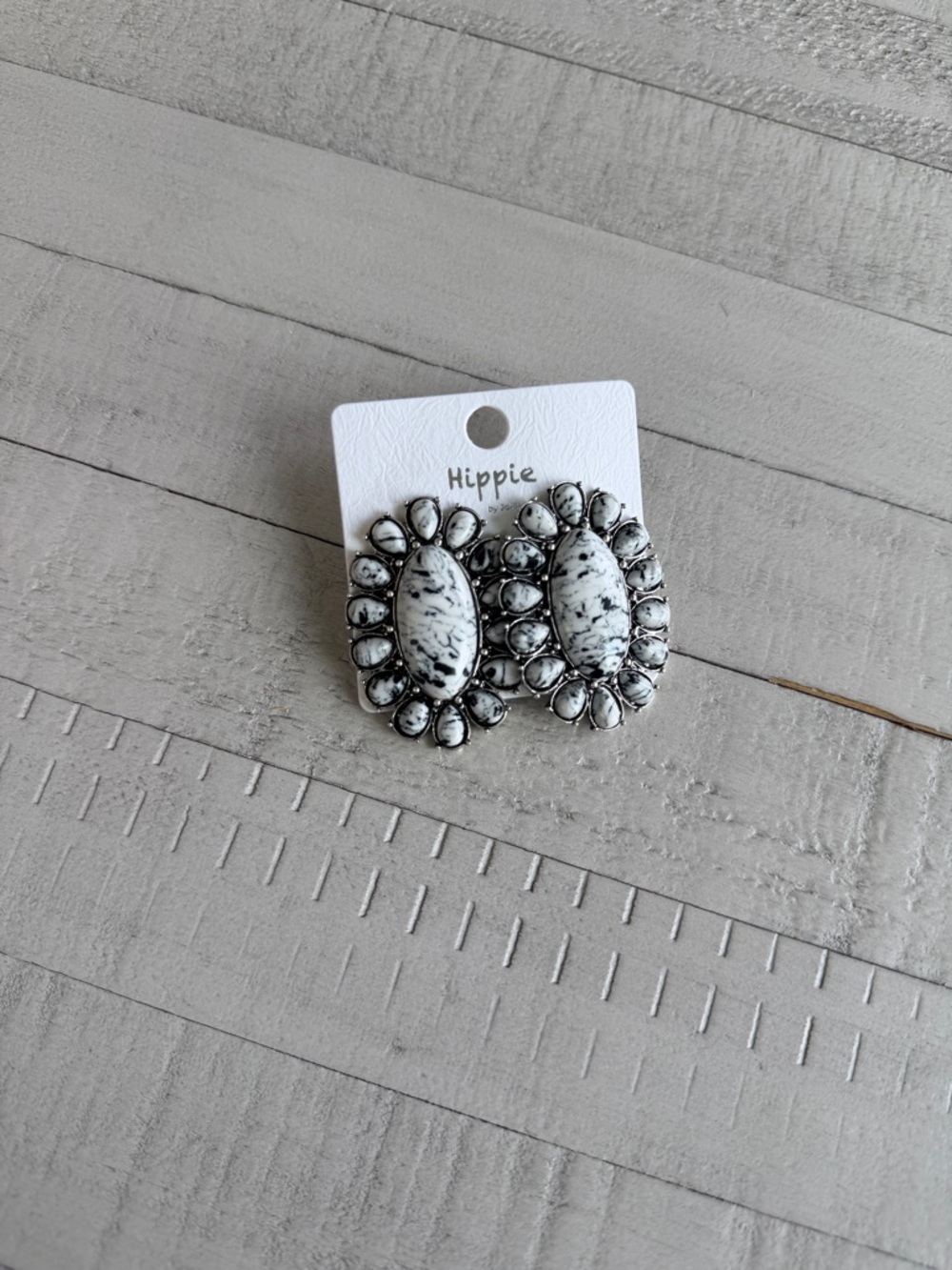 Western Fasion White and Black Speckled Stone Earrings